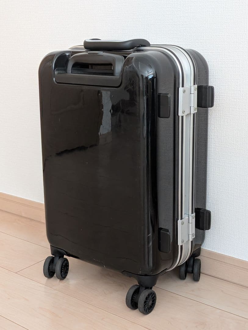 メルセデス・ベンツ　キャリーケース　機内持ち込みサイズ