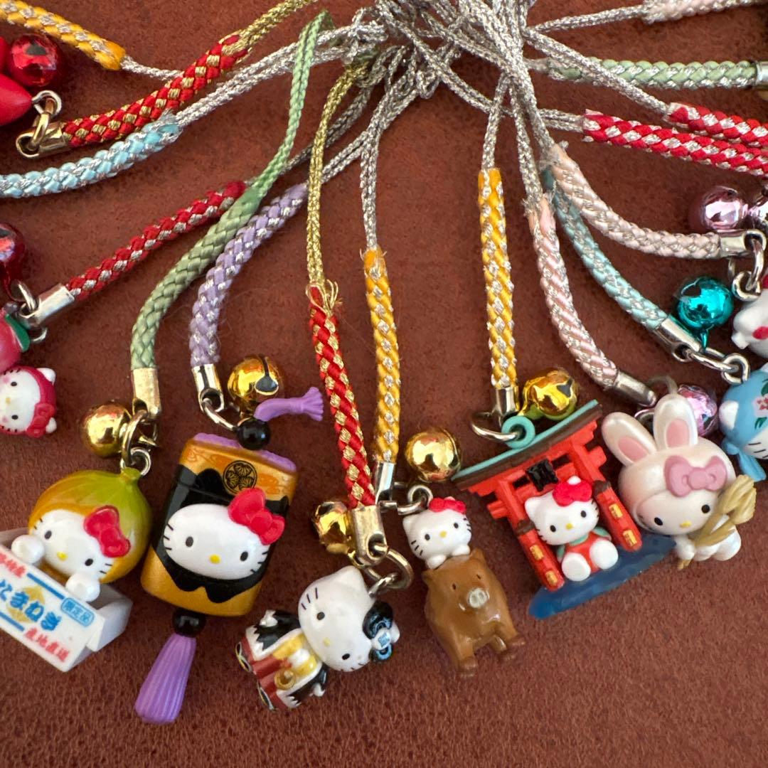 ご当地キティ　キーホルダー　根付け