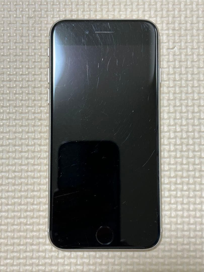 る*ち様 Apple iPhone se3 ホワイト 本体　SIMフリー