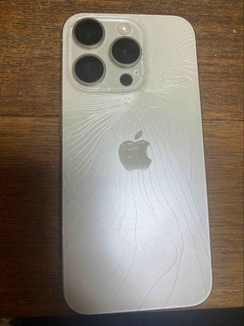 J*n様 Apple iPhone 15Pro 256GB 使えるけどジャンク