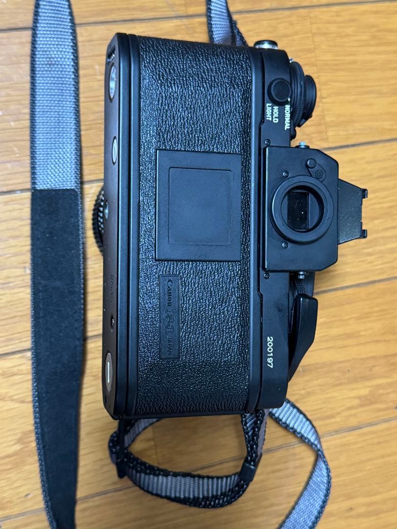 Canon F-1 フィルム一眼レフカメラ 28mmレンズ付き