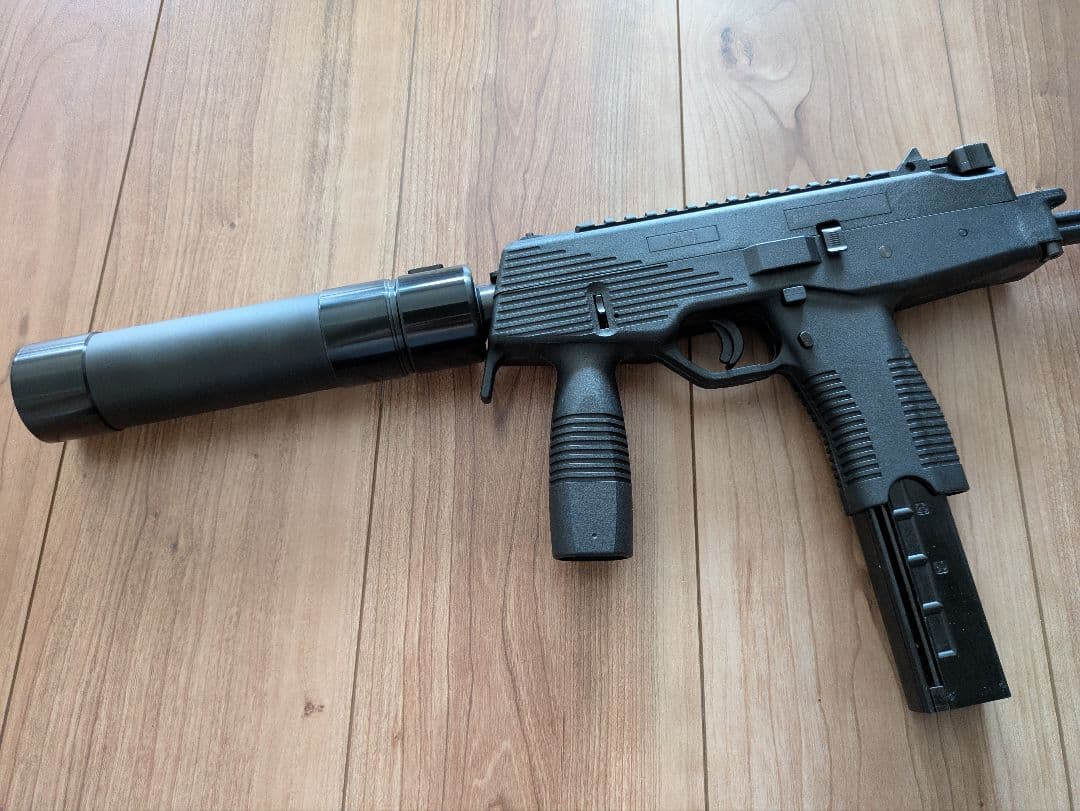 KSC(ケーエスシー) MP9 GBB ＆ 専用サプレッサー