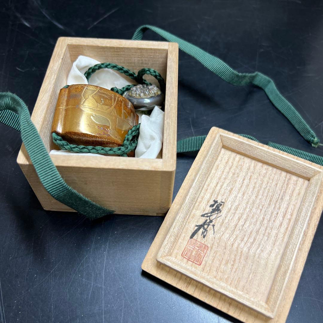 翠香銘　蒔絵印籠　木箱付　32g 東Y7-1119☆2Fトカサ