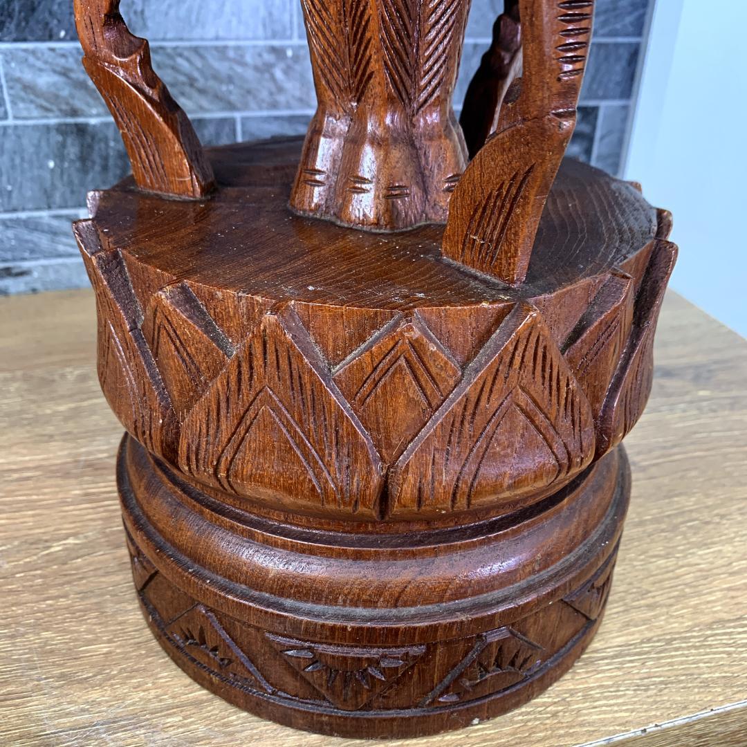インド民芸品　木彫り机　天板直径51.5㎝サイズ　花台　サイドテーブル