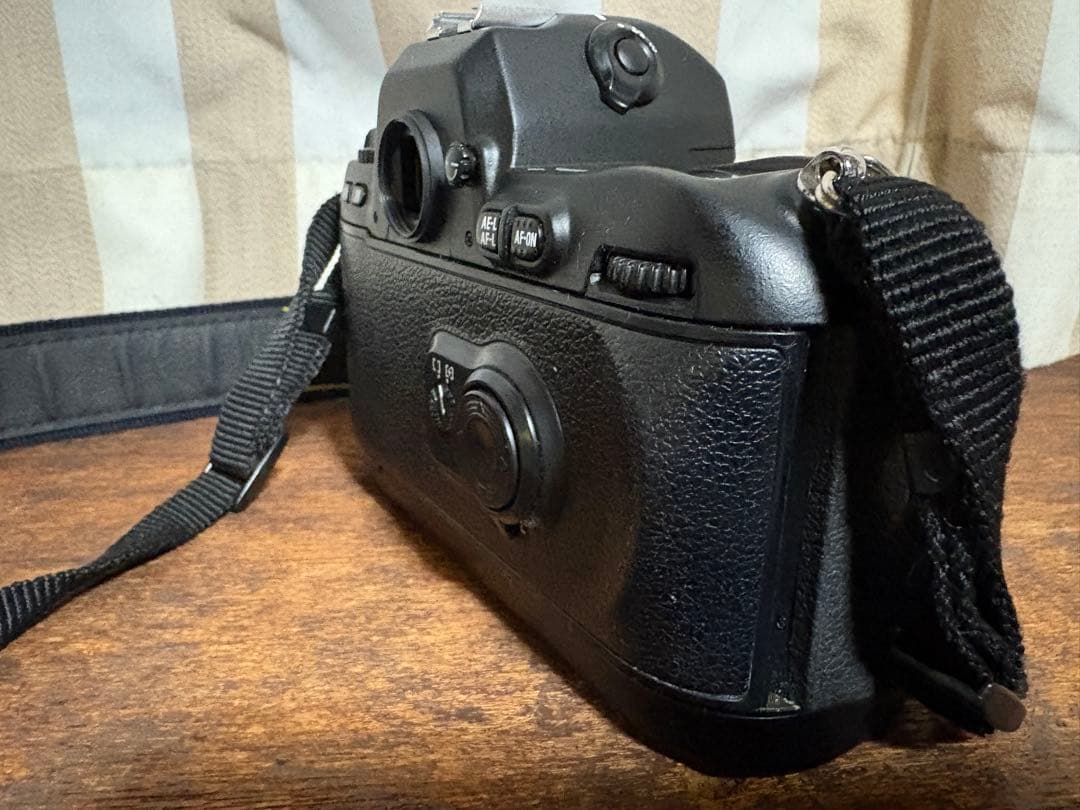値下げしましたNikon F100 AF ZooM−Nikkor 24-85mm
