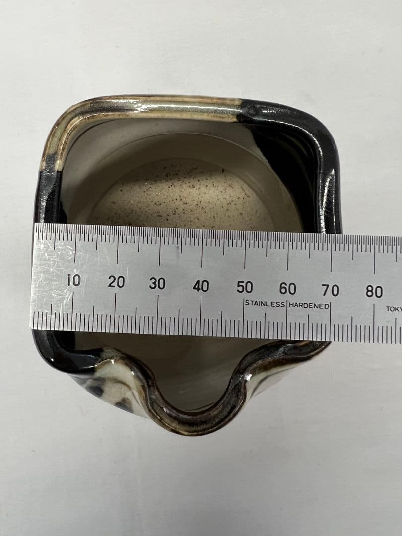 黒織部 火入  宮川香雲(竜谷窯) 茶道具
竜谷窯  宮川香雲