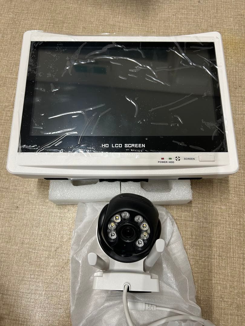 【新品】防犯カメラ　4台　モニターセット　YESCAM