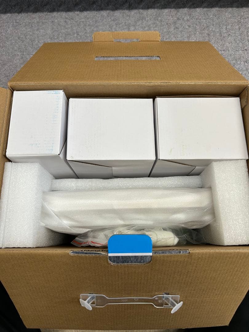 【新品】防犯カメラ　4台　モニターセット　YESCAM