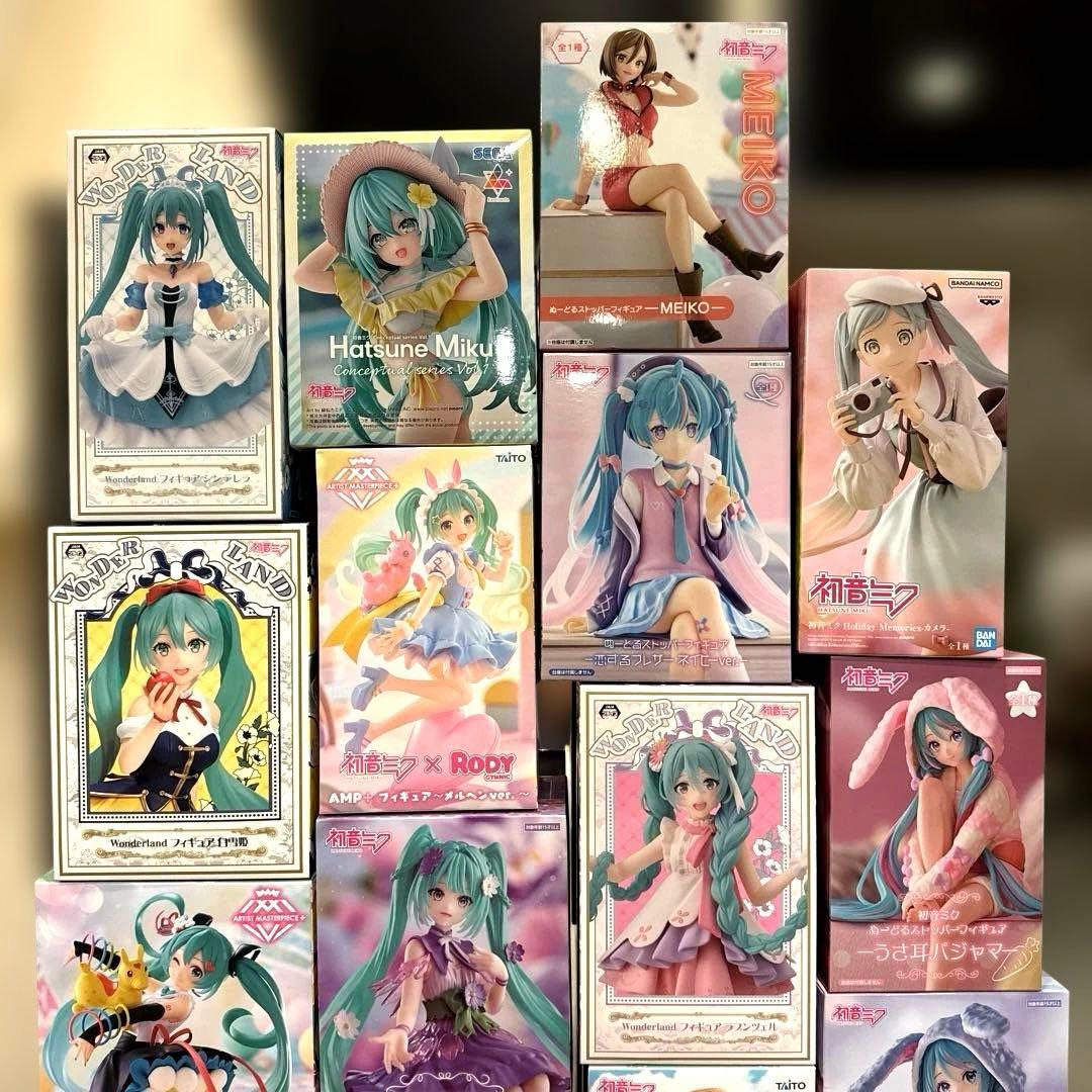 クリスマス1日間限定SALE！フィギュア 初音ミク 巡音ルカ 他… まとめ売り