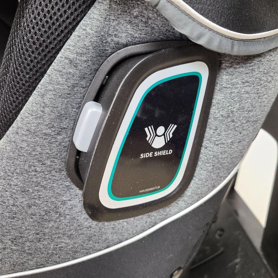 u*n様 極美品　チャイルドシート　 ISOFIX　ベッド型　ジュニアシート　ア