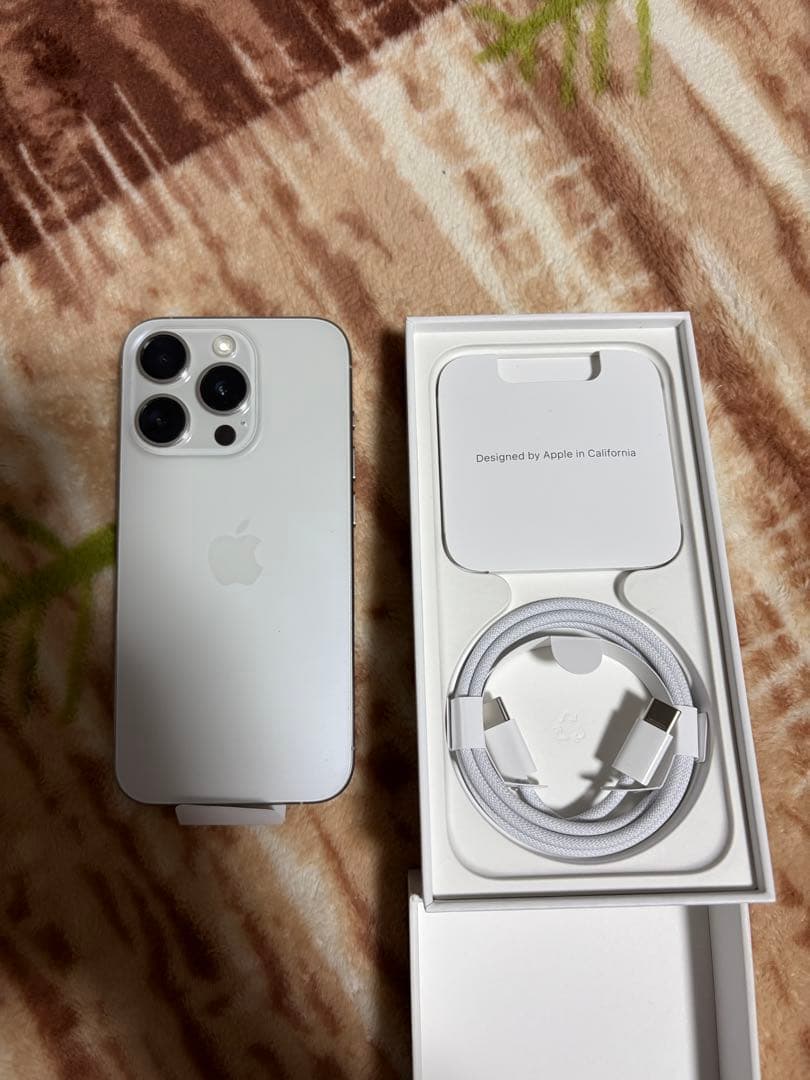 Apple iPhone 15 Pro 128gb シルバー 本体 SIMフリー