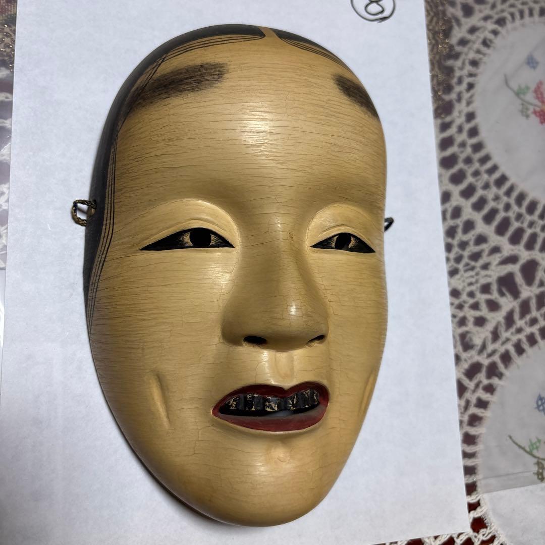 能面 木製 伝統的なデザイン