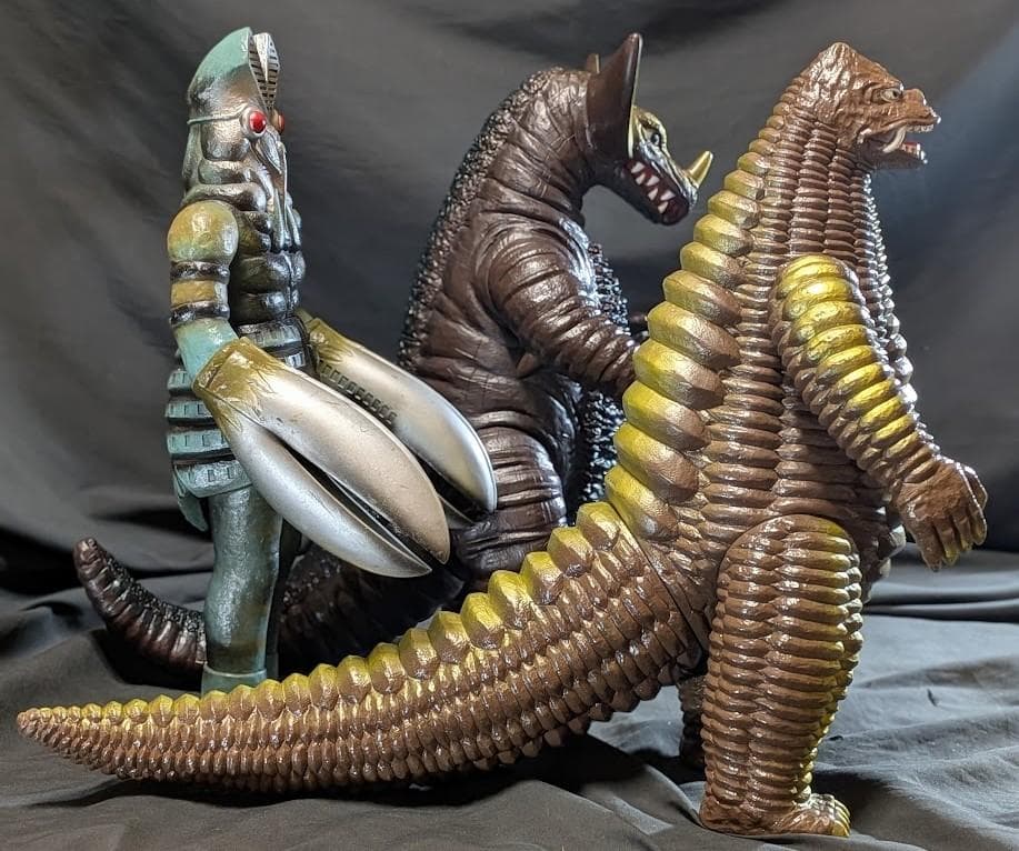 ゴモラ＆レッドキング＆バルタン星人（バンダイ）ビッグサイズソフビ３体セット