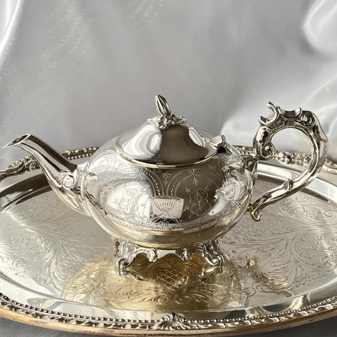 【英国】 ビクトリアンのティーポット【シルバープレート】綺麗！！