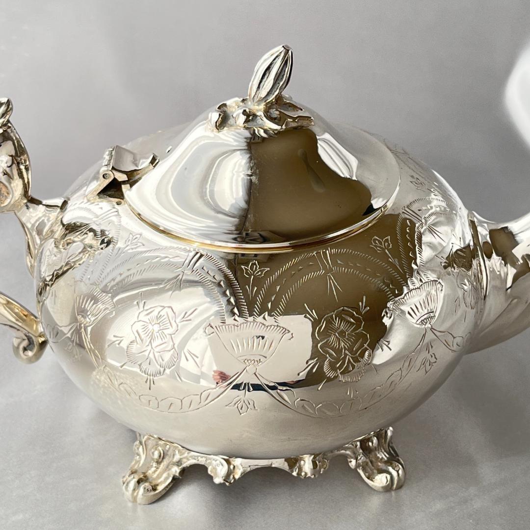 【英国】 ビクトリアンのティーポット【シルバープレート】綺麗！！
