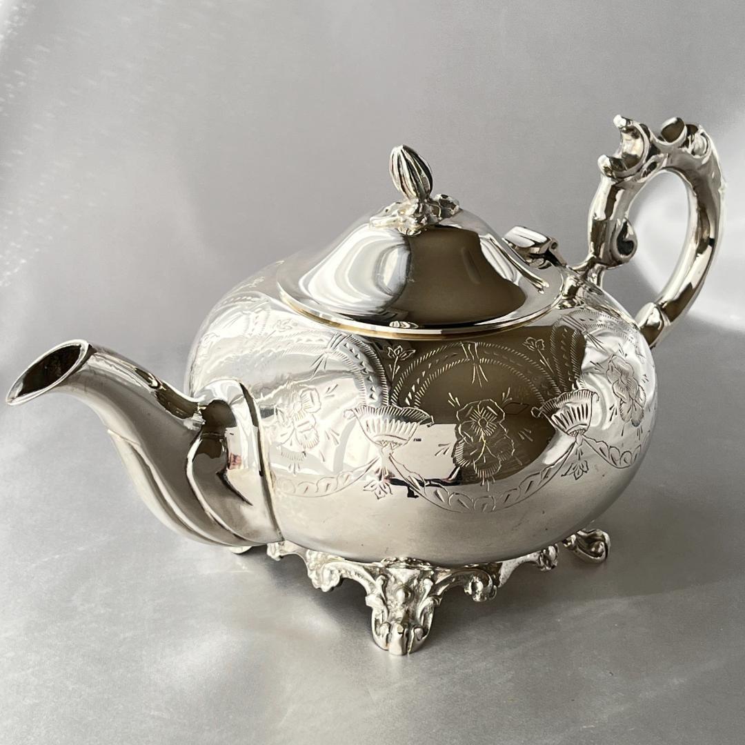 【英国】 ビクトリアンのティーポット【シルバープレート】綺麗！！