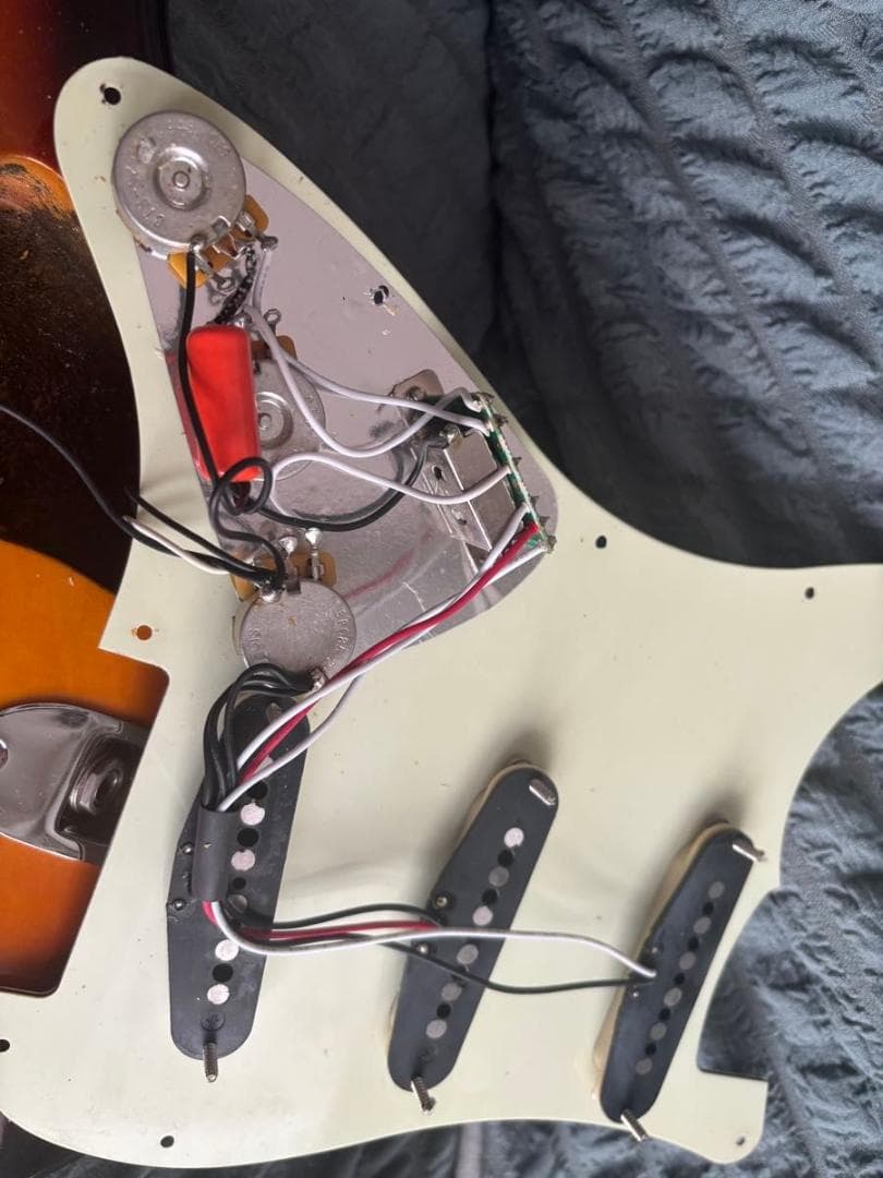 笑うギター！マグナムロック付 MAVIS MST-800