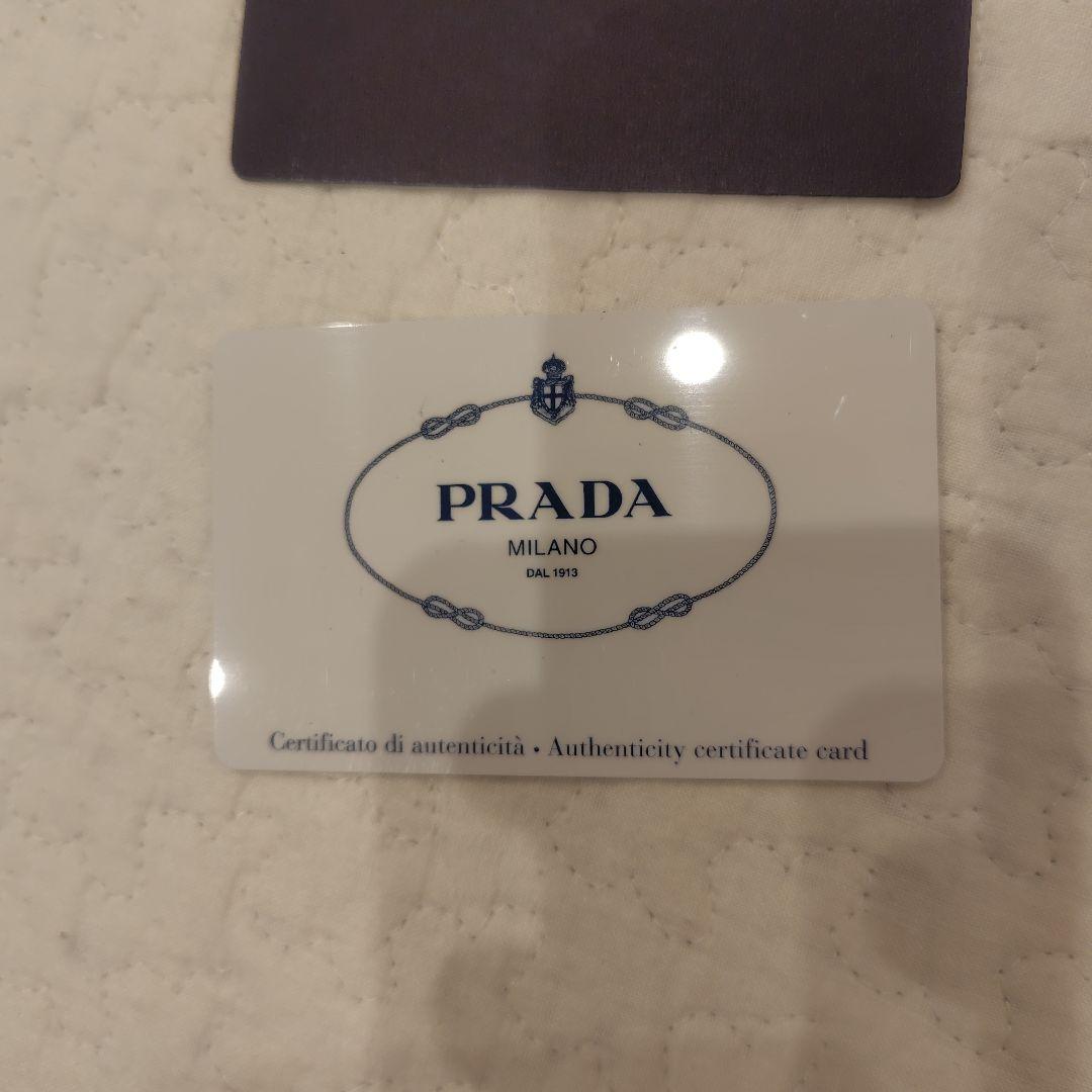 M*a様 【美品】PRADA 二つ折り財布 レザー ベージュ