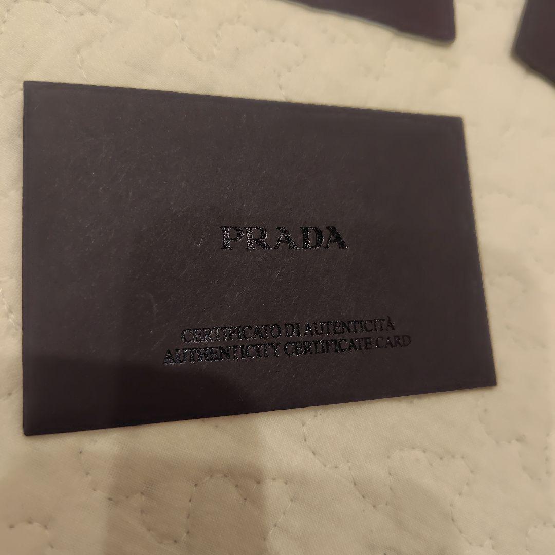 M*a様 【美品】PRADA 二つ折り財布 レザー ベージュ