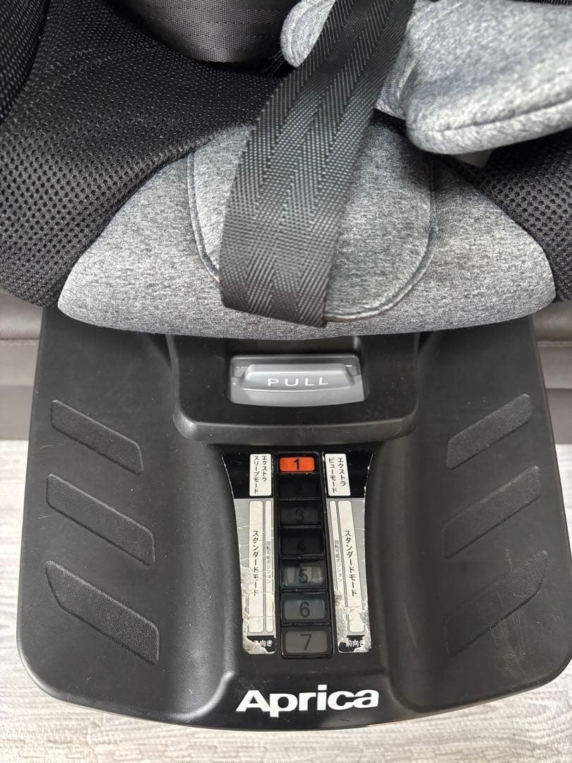 アップリカ クルリラ プラス360°セーフティー　黒　グレー