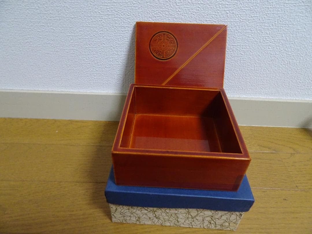 まとめ売り　５種類　民芸工芸品(桜皮細工＆漆製品)　未使用　箱入 de-5