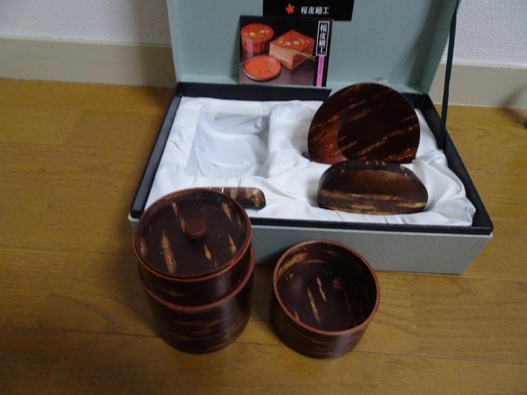 まとめ売り　５種類　民芸工芸品(桜皮細工＆漆製品)　未使用　箱入 de-5