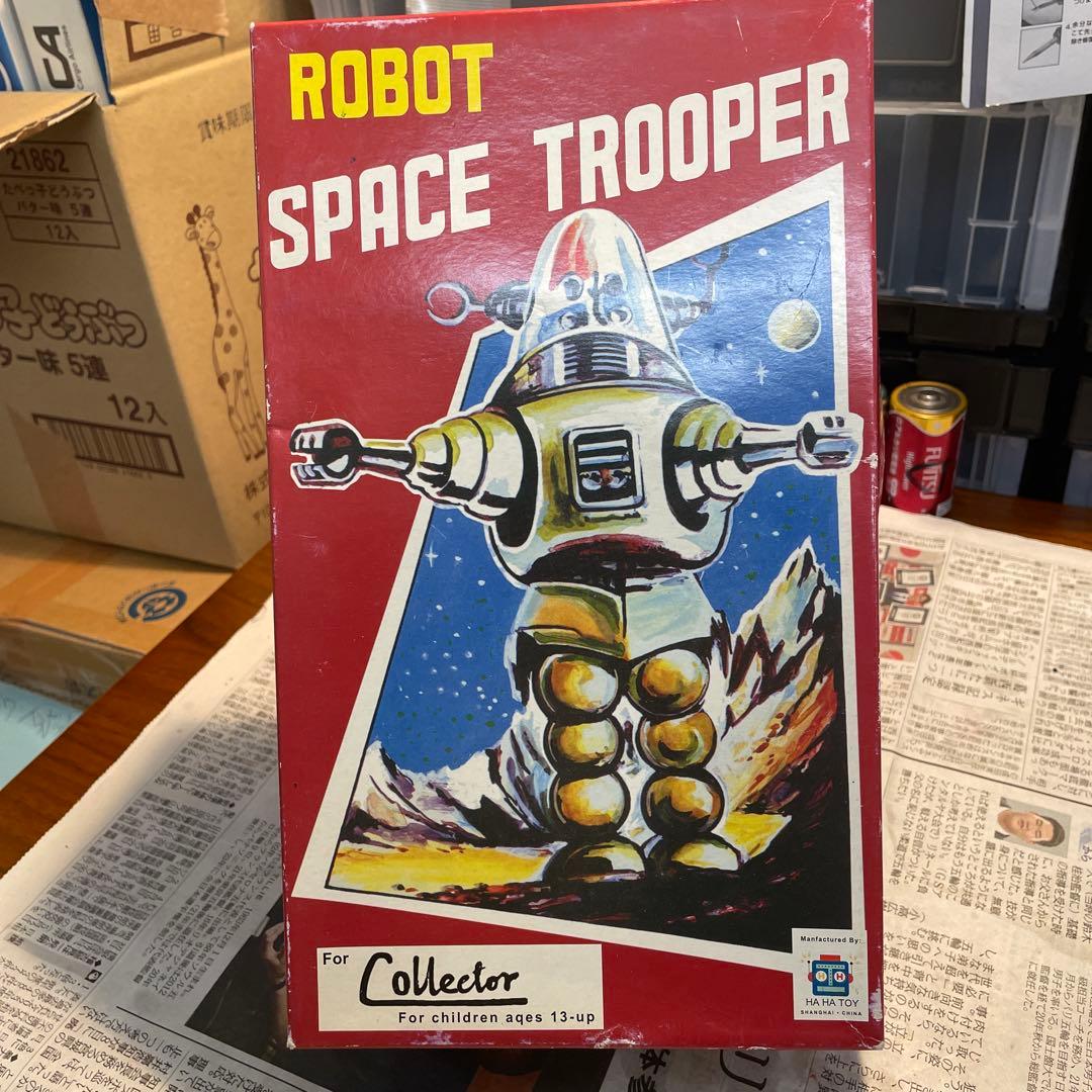 ブリキロボットspace trooper HAHATOY製品　新品/ゼンマイ動力