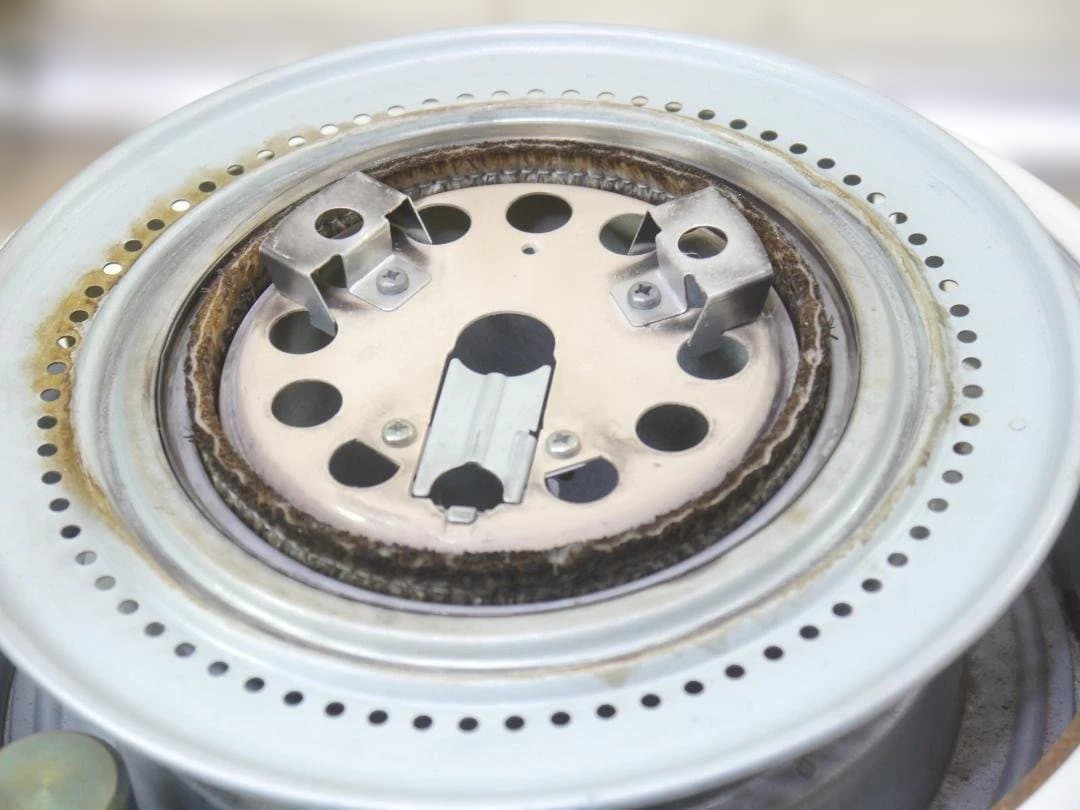 送料無料。２０１３年◆コロナ　石油ストーブ　 ホワイト　円筒　66