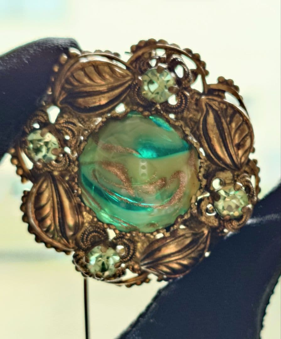 西ドイツヴィンテージ 1950s 希少 ブローチ 植物モチーフ 硝子装飾 D92