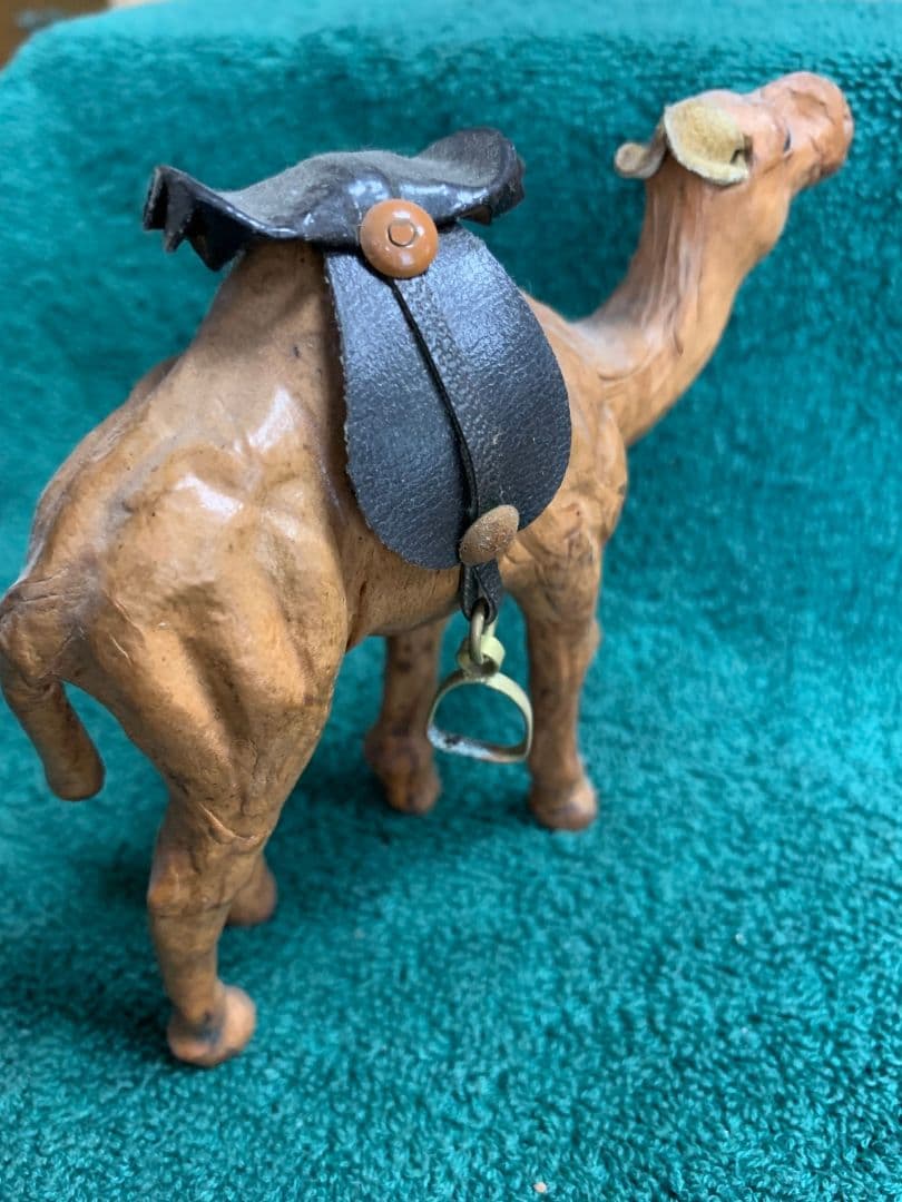 入手不可能！ラクダ皮で作ったラクダ人形 ハンドメイド 希少品