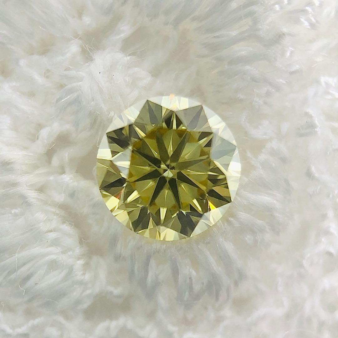 アクセサリー 0.365ct F. Deep Brownish Greenish Yellow