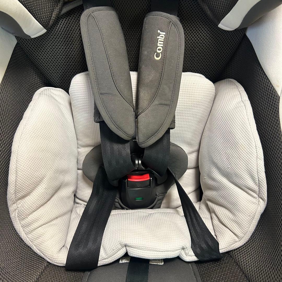 combi コンビ クルムーヴ チャイルドシート