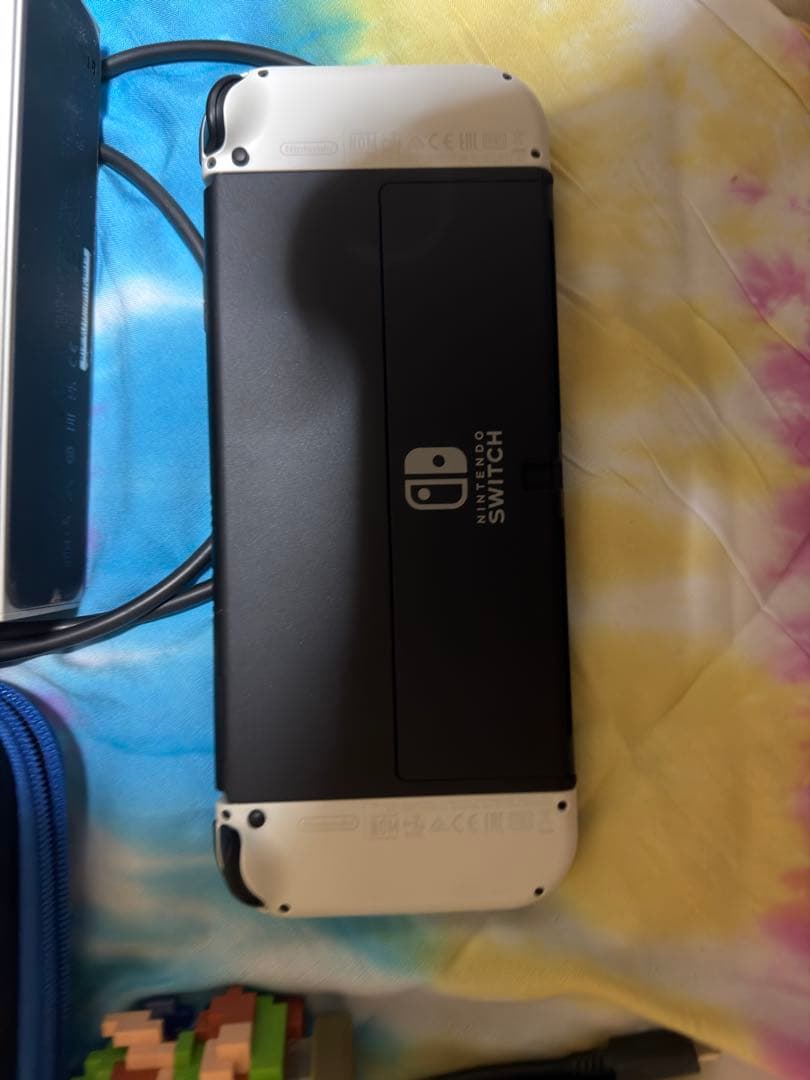 Nintendo Switch 本体 ホワイト 充電器・ケース・アミーボ付き