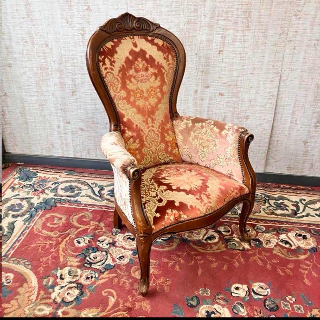 アンティーク ロココ様式 木製 花柄アームチェア 一人掛けソファー リベット打ち