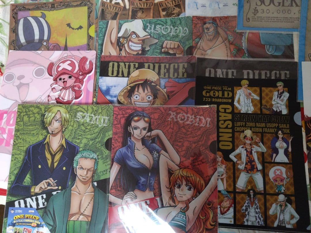 ◇激レア！非売品ポスター&クリアファイル多数【専用額入り】ワンピース　完成パズル