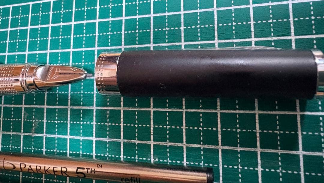 【匿名配送】【入手困難】Parker 5thペン 本体 黒シルバーリング