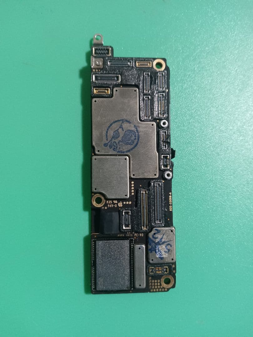 iPhone 15 Pro ブラックTitanium 128GB|ロジックボード