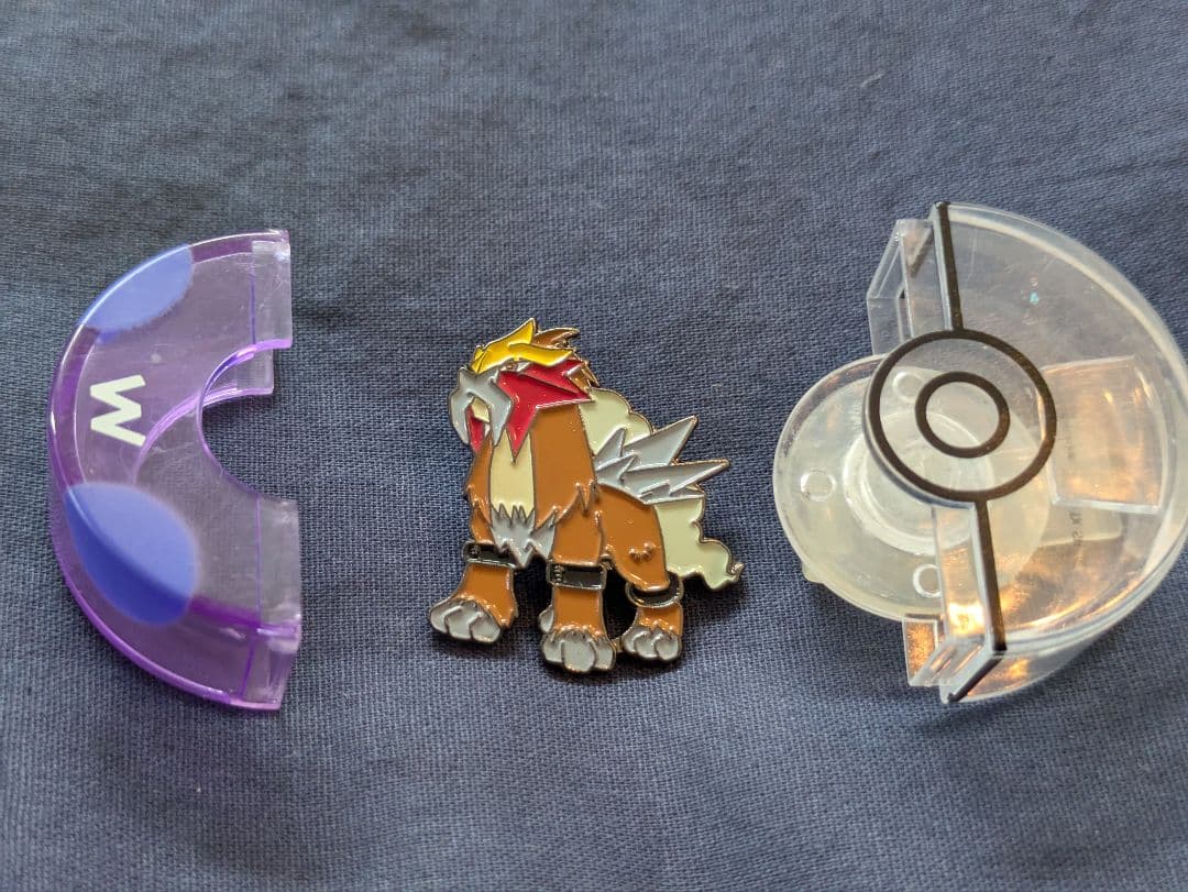 激レア！エンテイ・ライコウ・スイクン ピンバッジセット