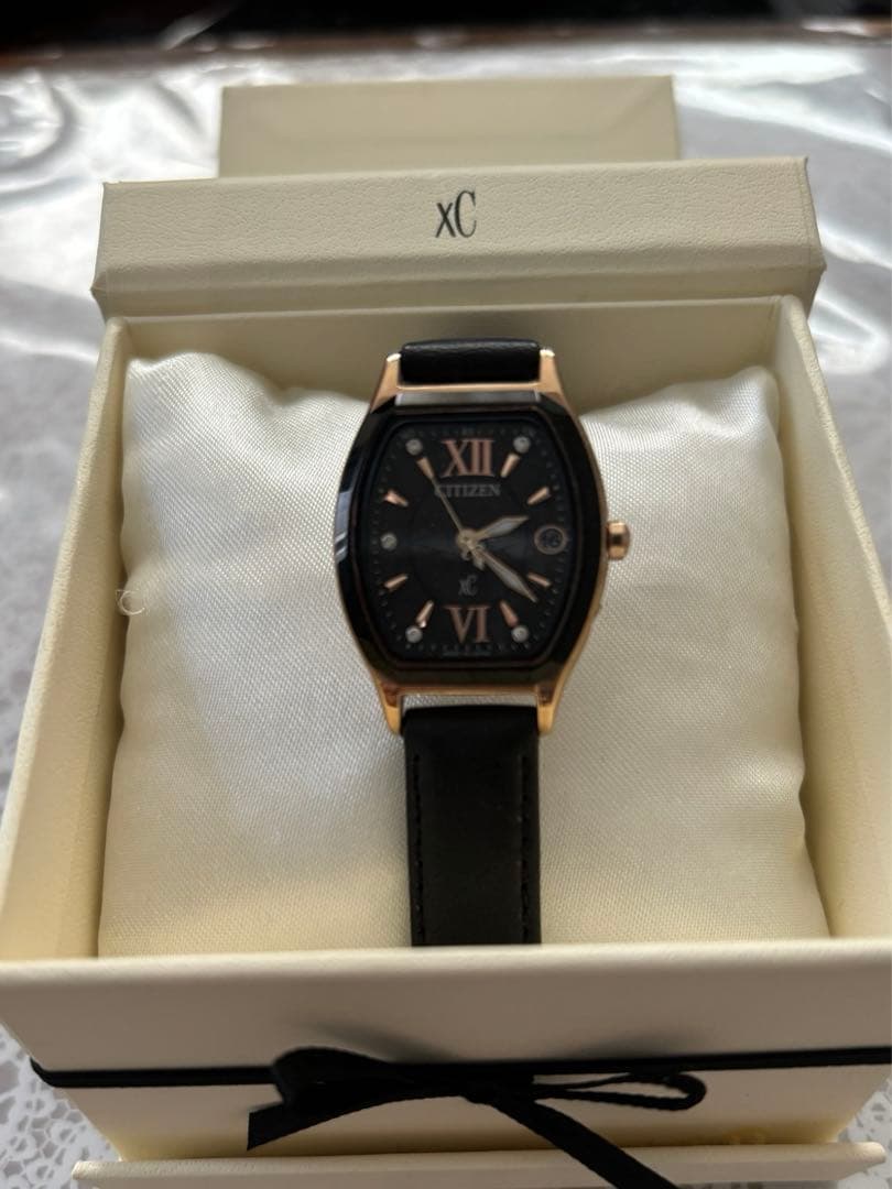 やよいんぐシチズン　クロスシー　LIGHT in BLACK