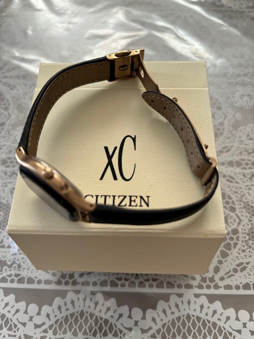 やよいんぐシチズン　クロスシー　LIGHT in BLACK