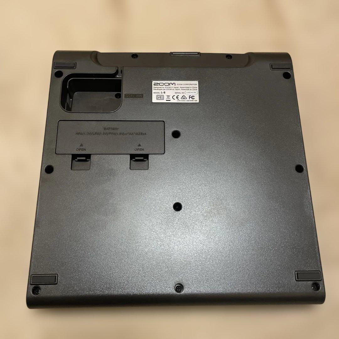 Zoom LiveTrak L-8 デジタルミキサー【純正ケース付き】
