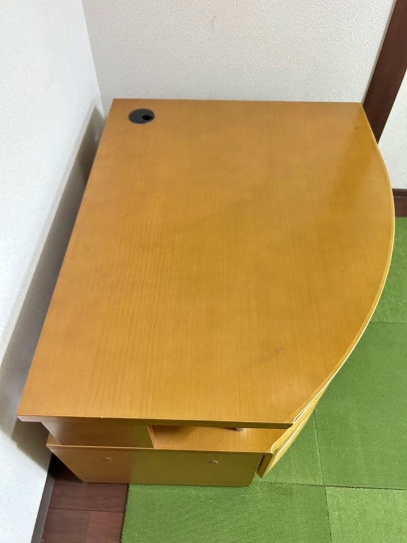 カリモク　テレビ台　テレビボード　キャビネット　木製　ガラス扉　キャスター付き