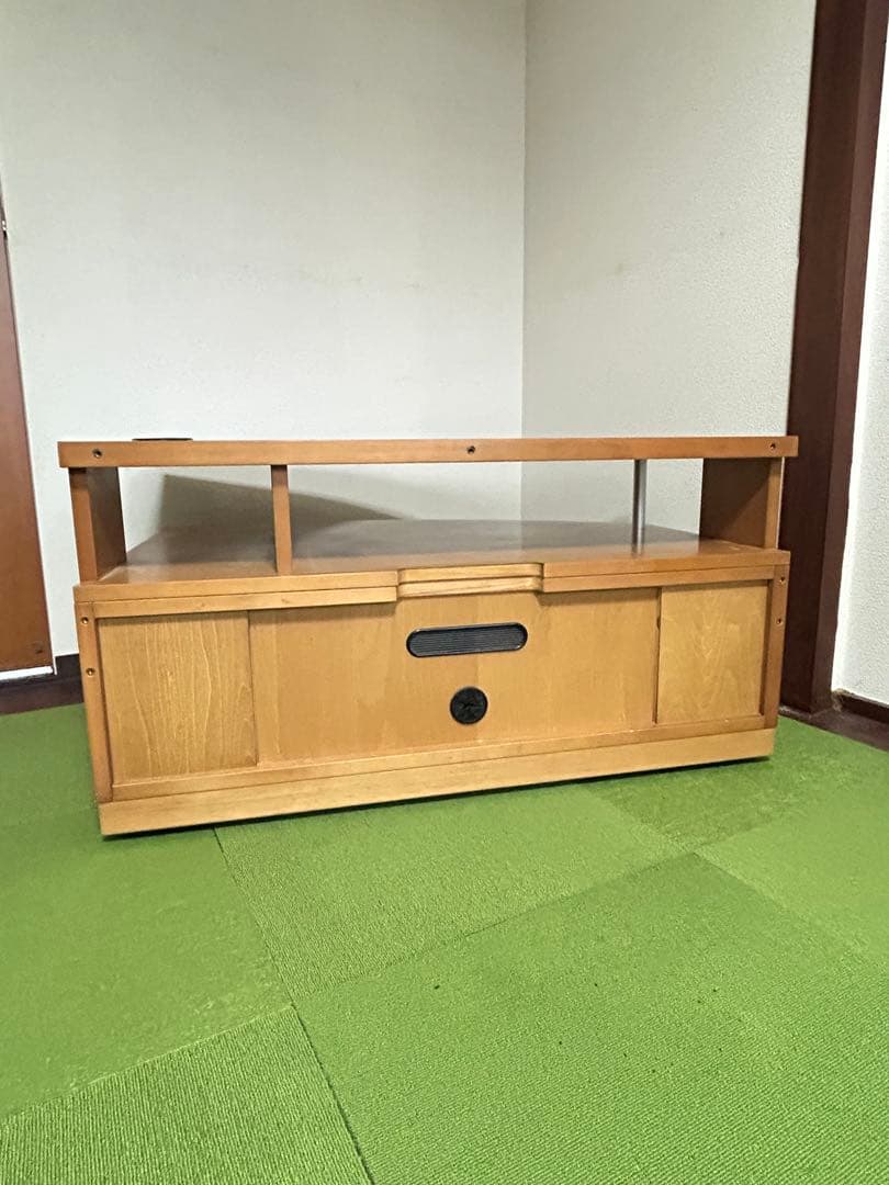 カリモク　テレビ台　テレビボード　キャビネット　木製　ガラス扉　キャスター付き