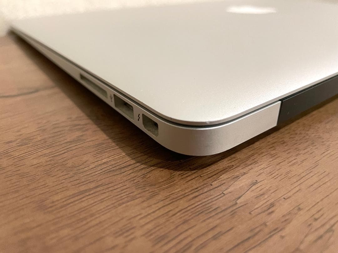 MacBook Air 13\"　2017　i5　8GB　121GB