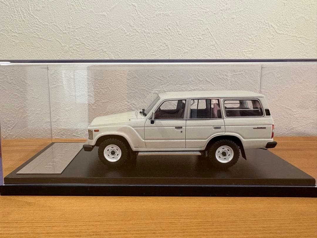 ハイストーリー　ランドクルーザー60 ホワイト