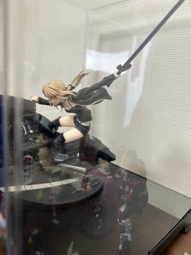 アルトリア・ペンドラゴン〔オルタ〕＆キュイラッシェ・ノワール 1/8 フィギュア