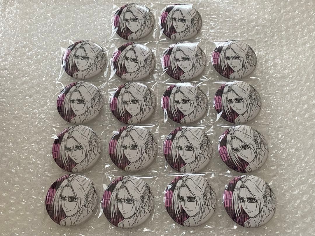 進撃の巨人　wit studio 缶バッジ　ハンジ　key