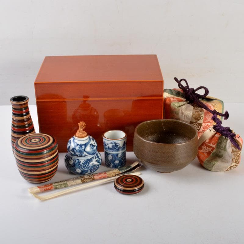 茶道具　漆塗　春慶塗茶箱　洞華作　茶碗　香合など　七点　一式　仕覆付　C6457