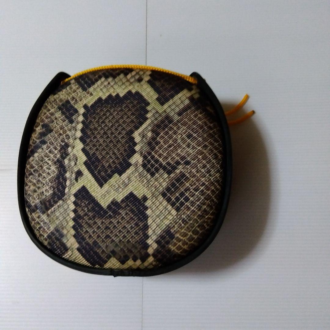 奄美玄三線、人工革