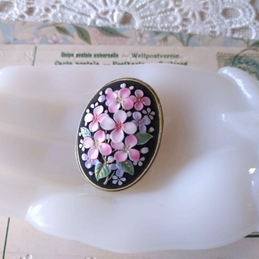 日本製ヴィンテージ　俊兼　トシカネ　有田焼　焼き物　あじさい　紫陽花　ブローチ